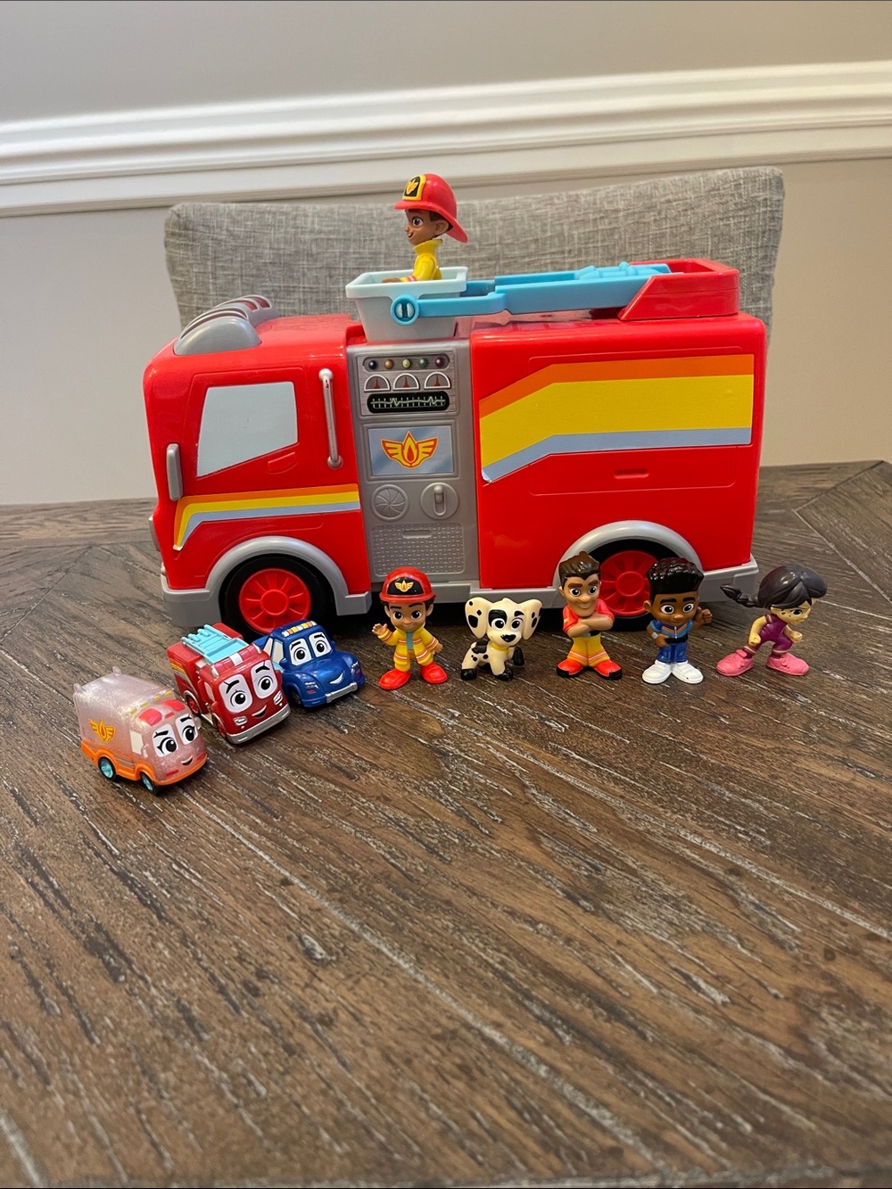 Firebuds Rescue Truck Playset with Mini Figures